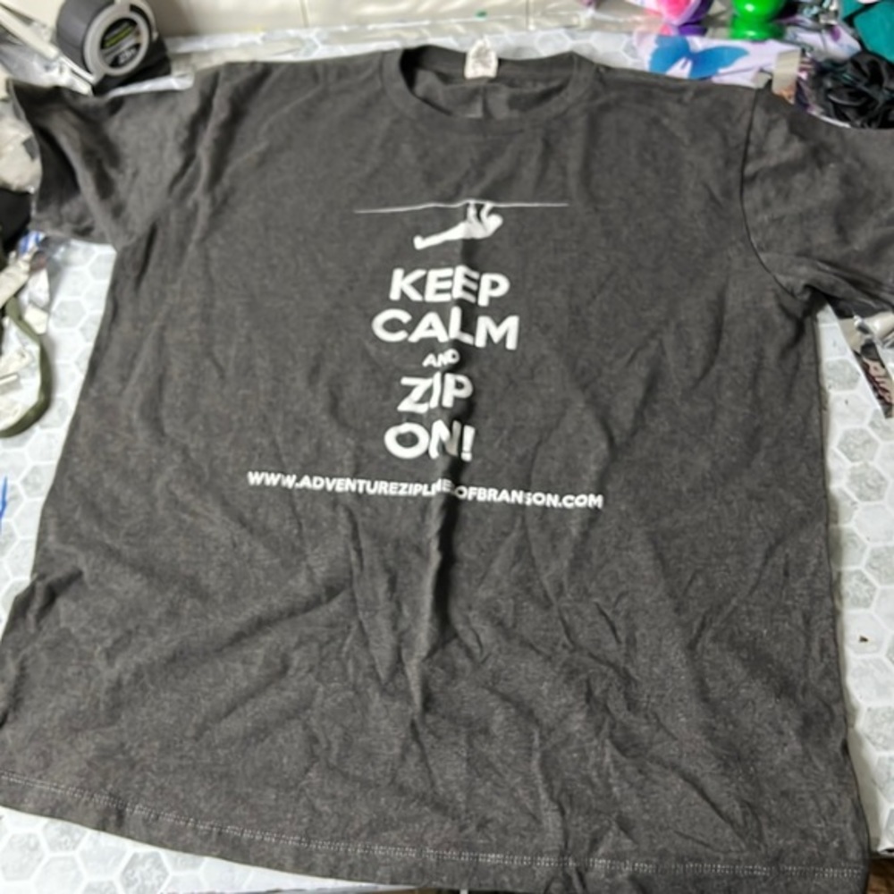 Pacifica Large Gray Keep Calm and Zip On Short Sleeve Graphic T